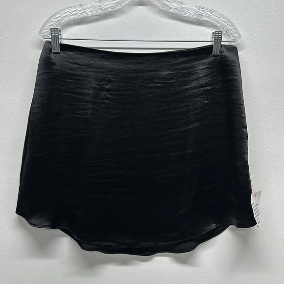 Asos Design Mini Skirt Slip High Shine Satin Curved Hem Black NWT New Size 12 - Picture 1 of 7